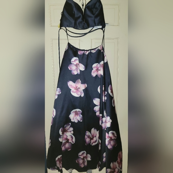 Alyse Paris 2 Piece Prom Dress - Picture 2 of 4